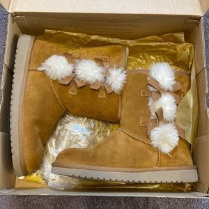 Ugh Koolaburra Size 9 Like New Box Included